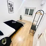 Guest house Center - Ideal For Tourists *